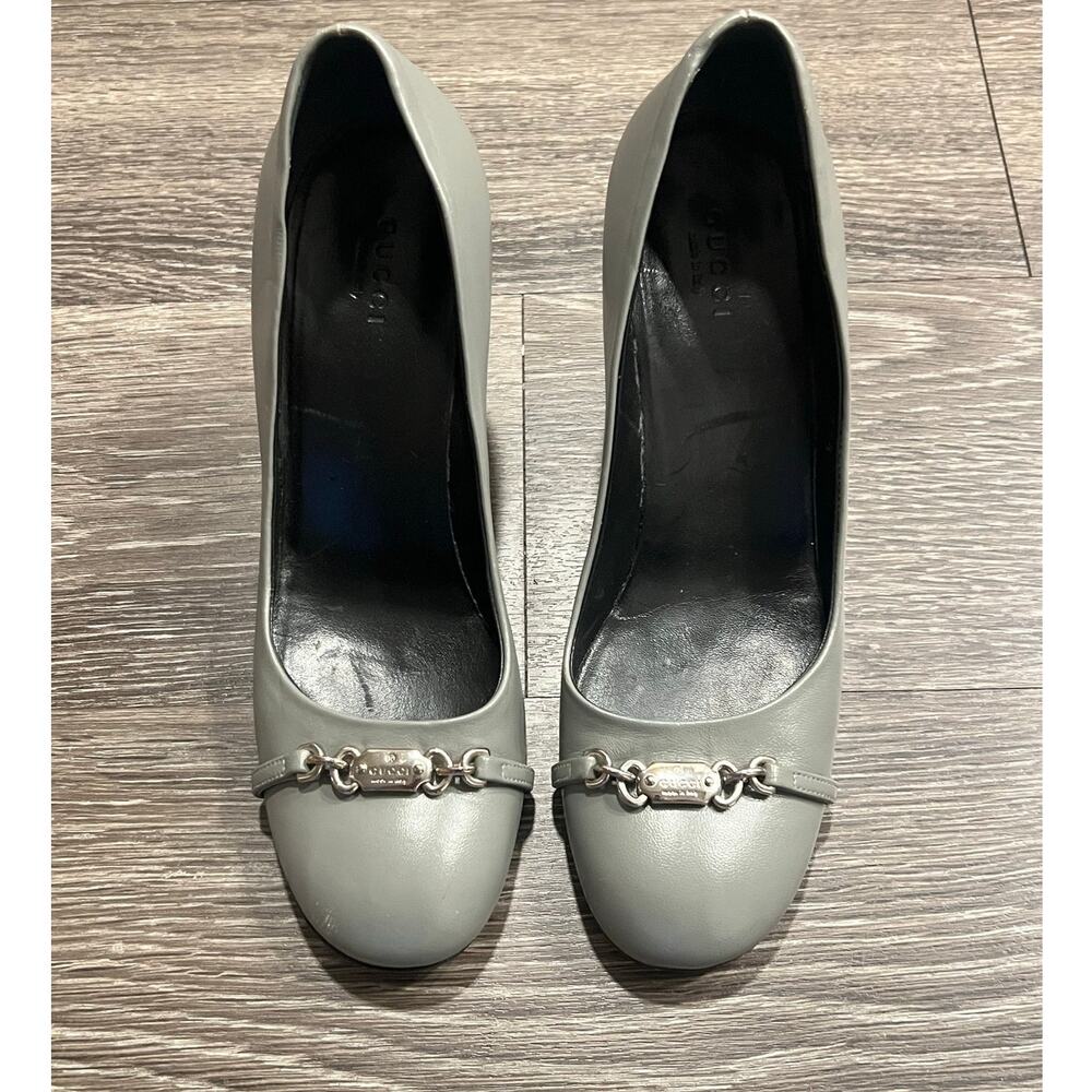Gucci Women’s Gray Leather Horsebit Pumps Nameplate Heels Size 37.5